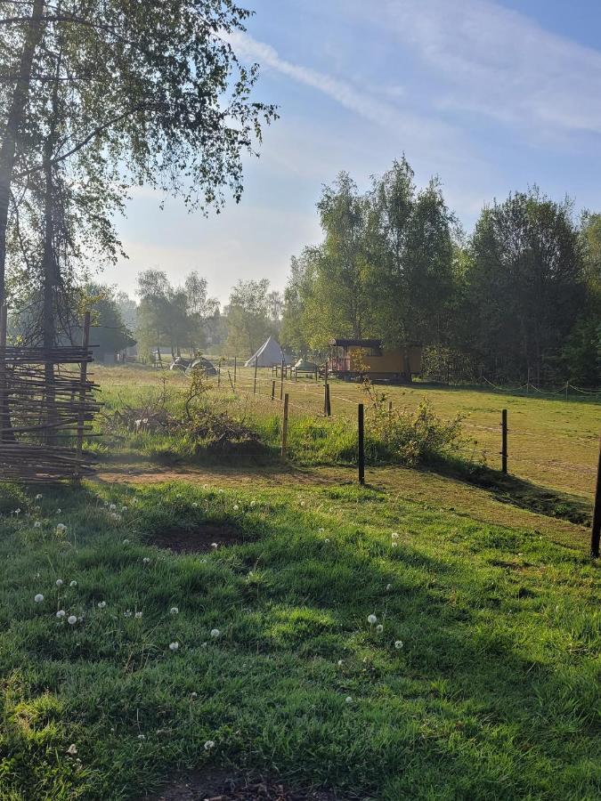 Slapen Tussen De Ezels In De Yurt Otel Aarschot Dış mekan fotoğraf